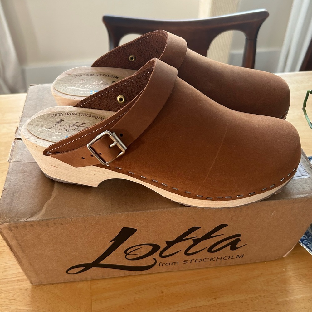 Lotta Low Clogs in Oiled Nubuck - Picture 3 of 7